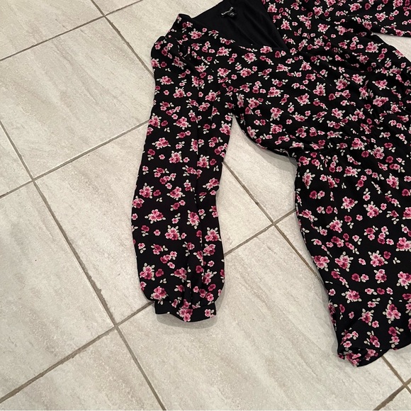 EXPRESS women Floral V-Neck Long Sleeve romper/size SP - Picture 9 of 12